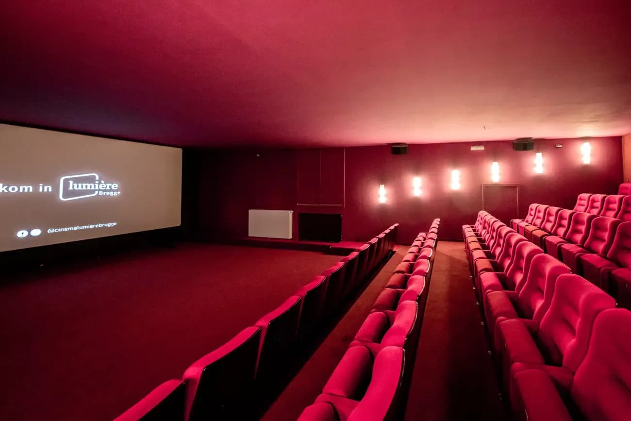 Cinema Lumière Bruges backdrop