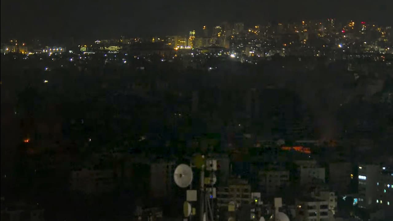 Far from Beyrouth backdrop
