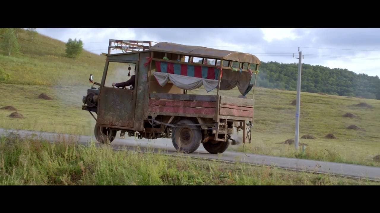 Skiptrace trailer thumbnail